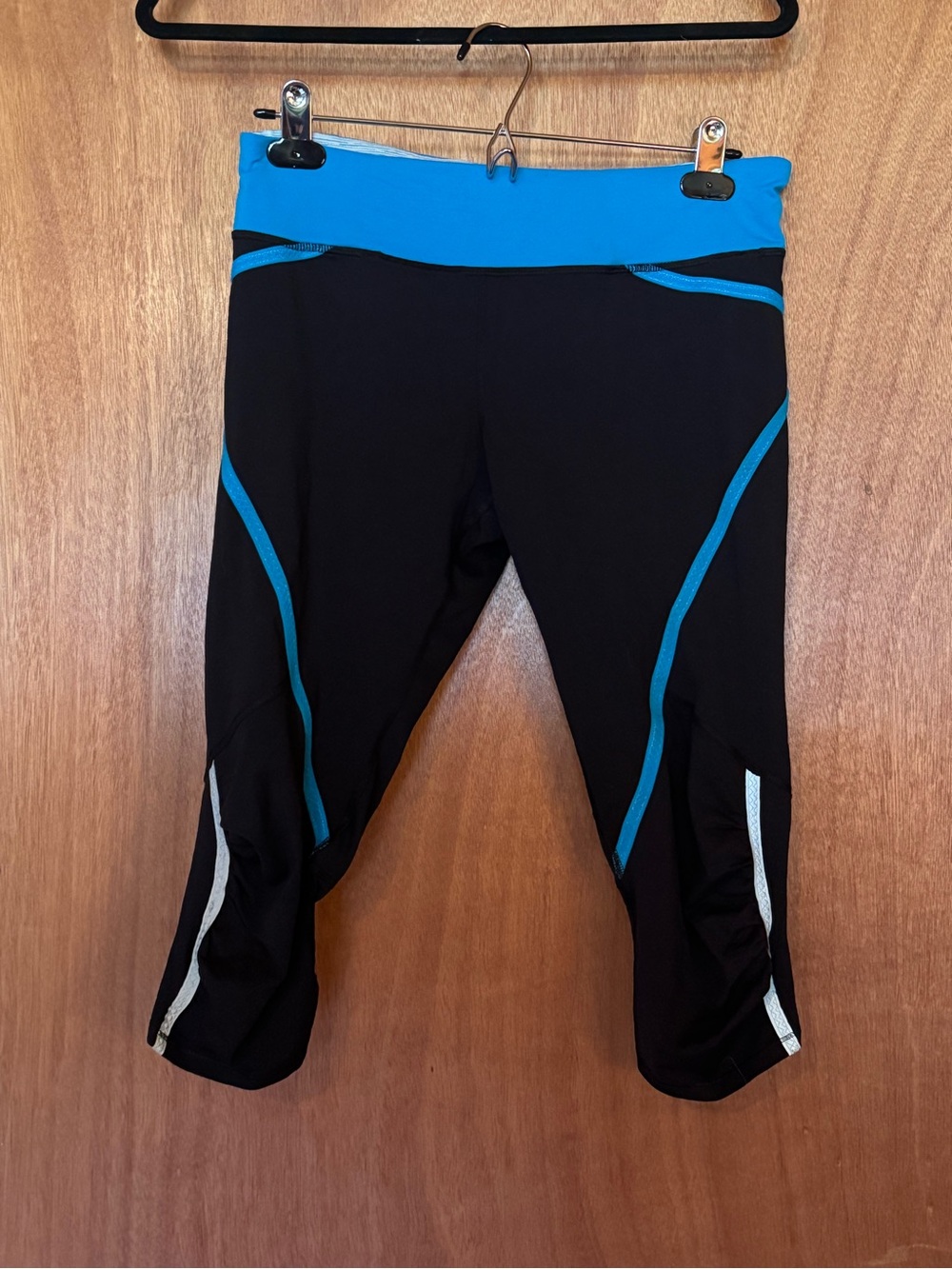 Lululemon Run Inspire Crop Leggings Size 8 Black Blue Reflective Running Capri - Picture 2 of 5